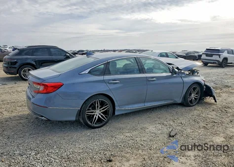 2022 Honda Accord Touring Hybrid z USA, uszkodzony, nr VIN 1HGCV3F93NA016671